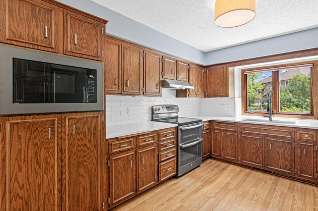 13880 Pennock Avenue, Apple Valley, MN 55124