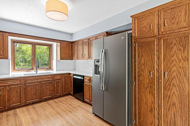 13880 Pennock Avenue, Apple Valley, MN 55124