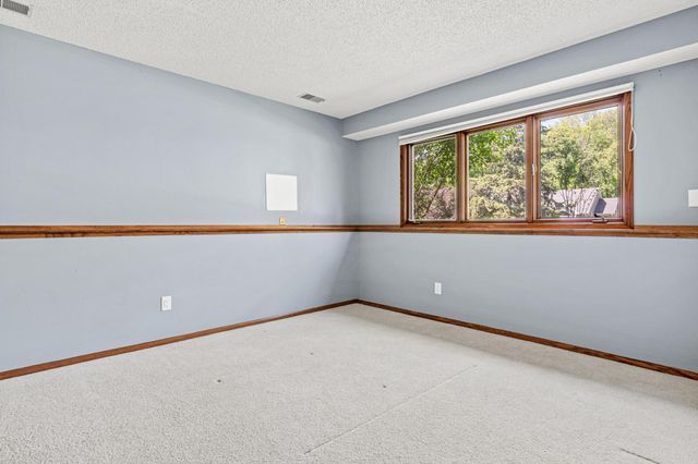13880 Pennock Avenue, Apple Valley, MN 55124