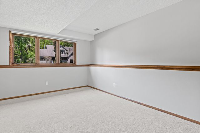 13880 Pennock Avenue, Apple Valley, MN 55124