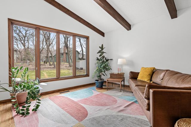 13880 Pennock Avenue, Apple Valley, MN 55124