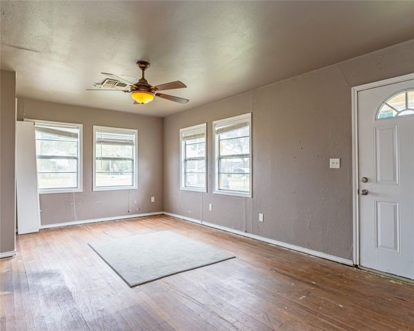 118 Cedar Vale Road, Bay City, TX 77414