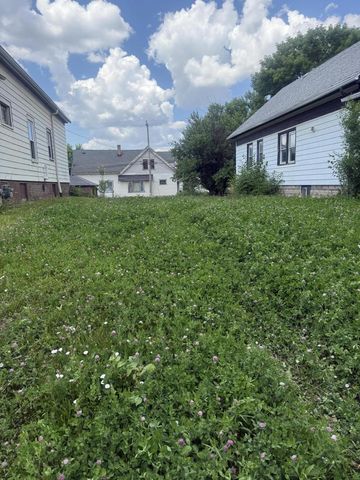3295 N 29th STREET, Milwaukee, WI 53216