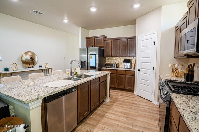 633 LOGWOOD Avenue, Canutillo, TX 79835