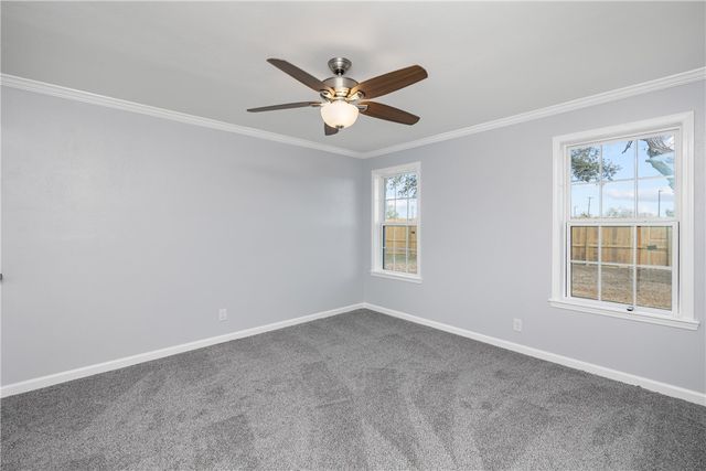 615 E Ligustrum Blvd, Robstown, TX 78380