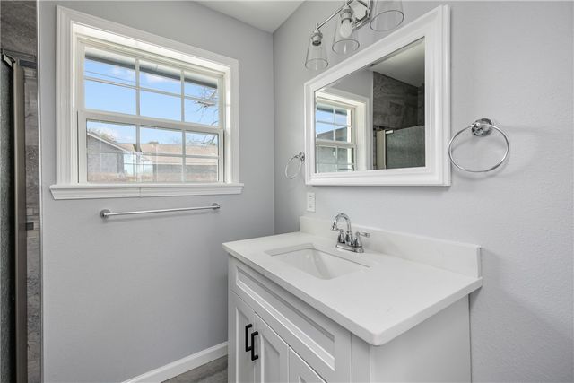 615 E Ligustrum Blvd, Robstown, TX 78380