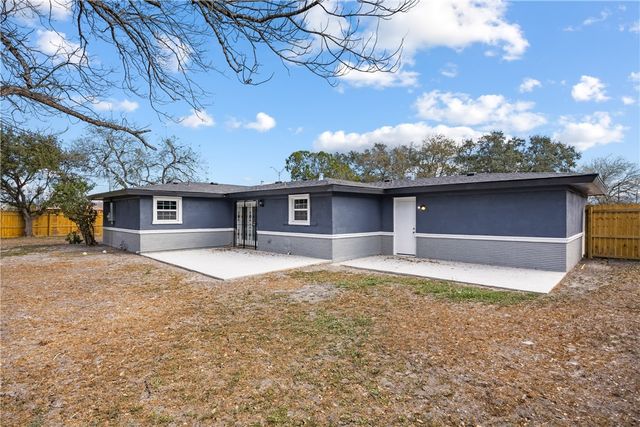 615 E Ligustrum Blvd, Robstown, TX 78380