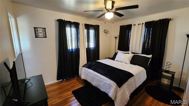 1831 Longford Drive, St Louis, MO 63136