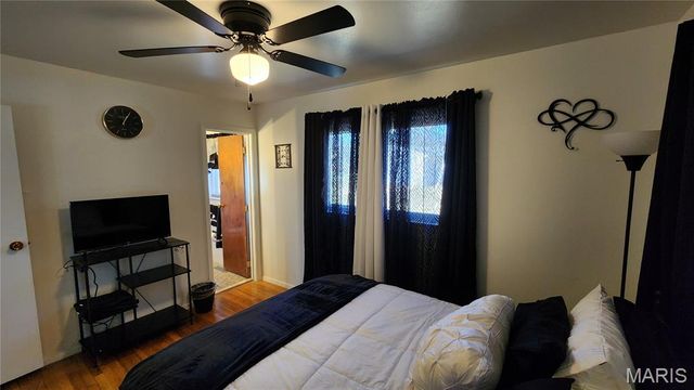 1831 Longford Drive, St Louis, MO 63136