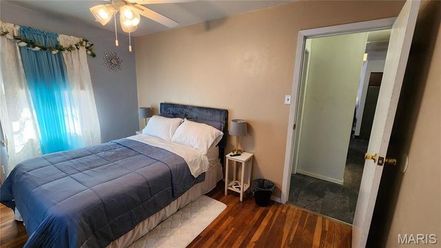 1831 Longford Drive, St Louis, MO 63136