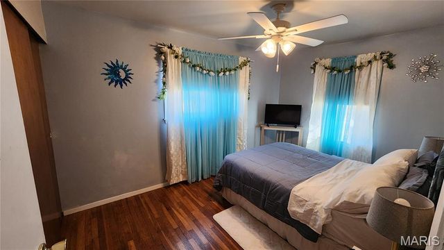 1831 Longford Drive, St Louis, MO 63136
