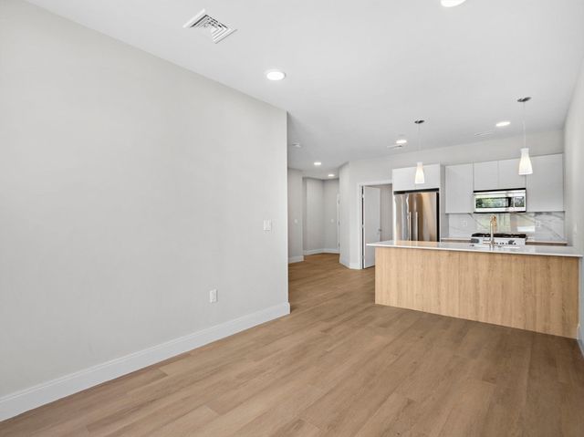 249 Corey Rd 201, Boston, MA 02135