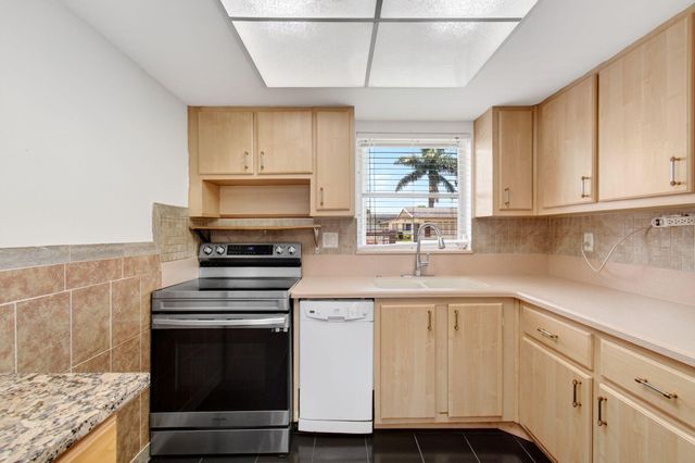 2522 Emory Dr Drive E I, West Palm Beach, FL 33415