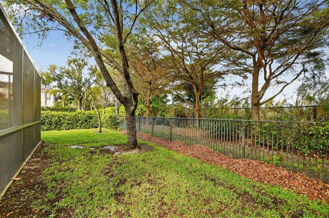 3418 Vanderbilt Drive, Wellington, FL 33414