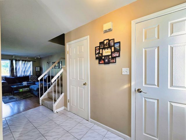 617 Westwood Court, Wheeling, IL 60090