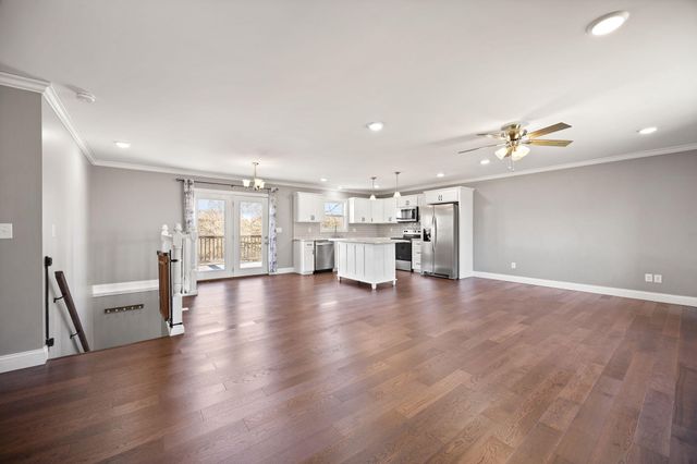 81 Grand Crossing Court, Somerset, KY 42503