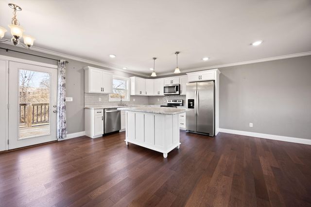 81 Grand Crossing Court, Somerset, KY 42503