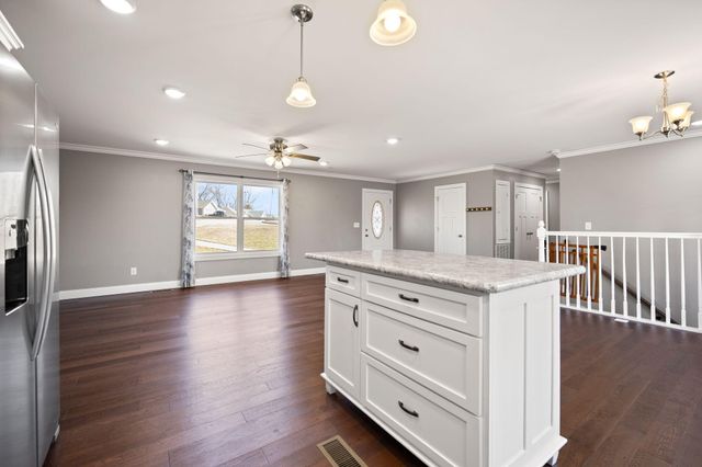 81 Grand Crossing Court, Somerset, KY 42503