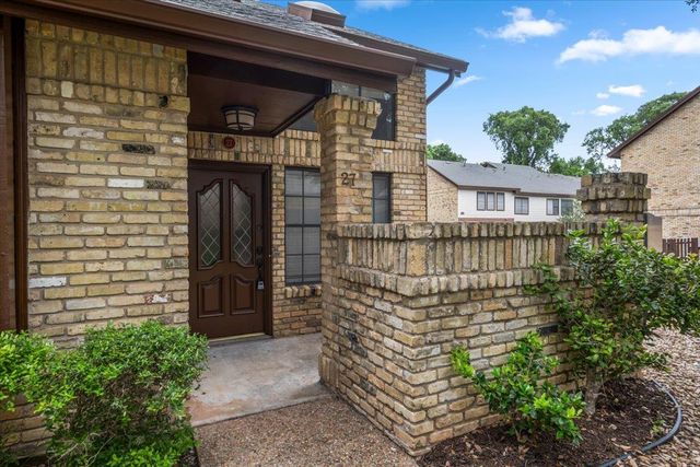 10819 Crown Colony DR 27, Austin, TX 78747