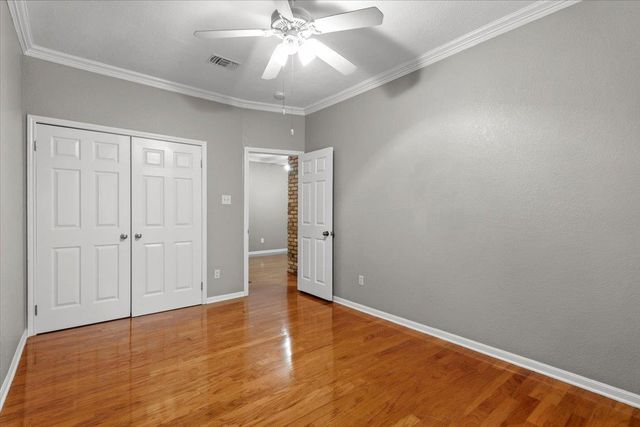 10819 Crown Colony DR 27, Austin, TX 78747