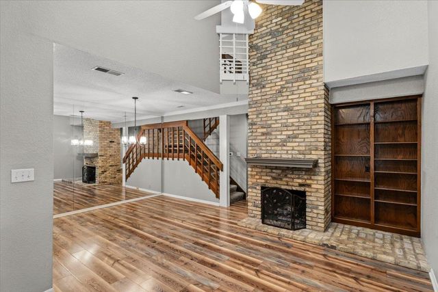 10819 Crown Colony DR 27, Austin, TX 78747