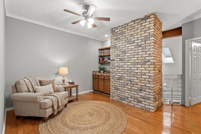 10819 Crown Colony DR 27, Austin, TX 78747
