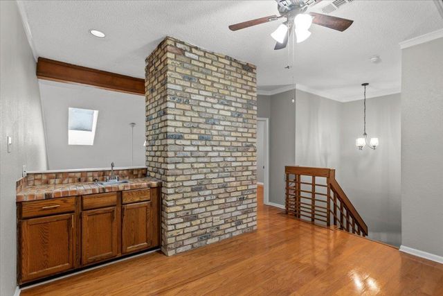 10819 Crown Colony DR 27, Austin, TX 78747