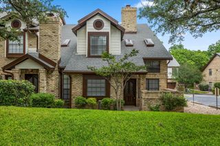 10819 Crown Colony DR 27, Austin, TX 78747