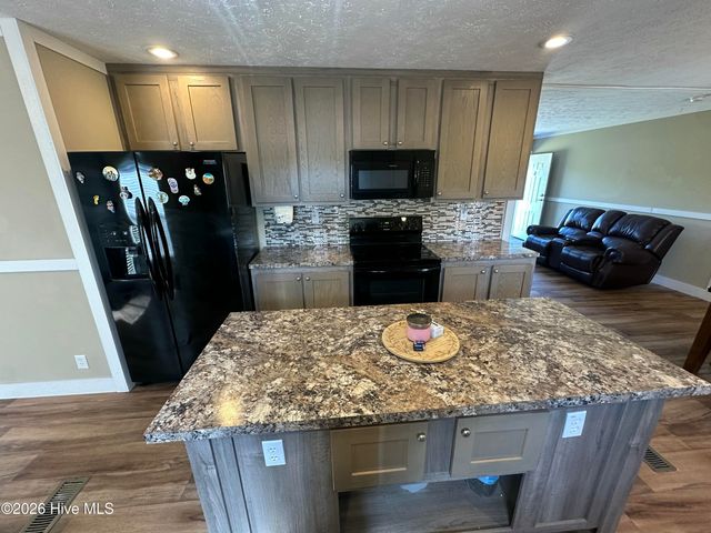 4214 8th Street SE, Southport, NC 28461