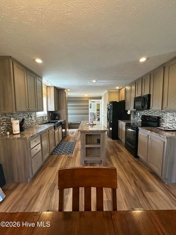 4214 8th Street SE, Southport, NC 28461