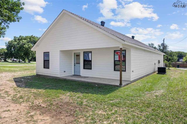 407 S CLAY STREET, Henrietta, TX 76365