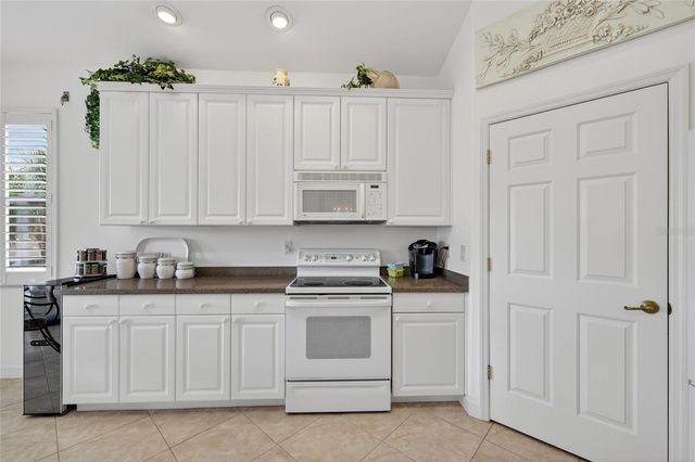 3336 SUNSET KEY CIRCLE D, Punta Gorda, FL 33955