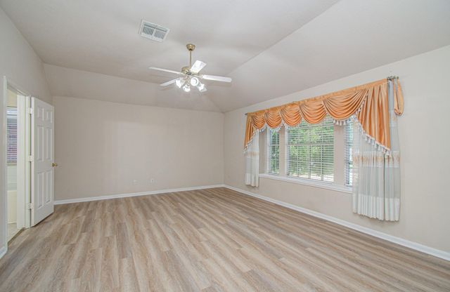 5415 Oak Falls Drive, Houston, TX 77066