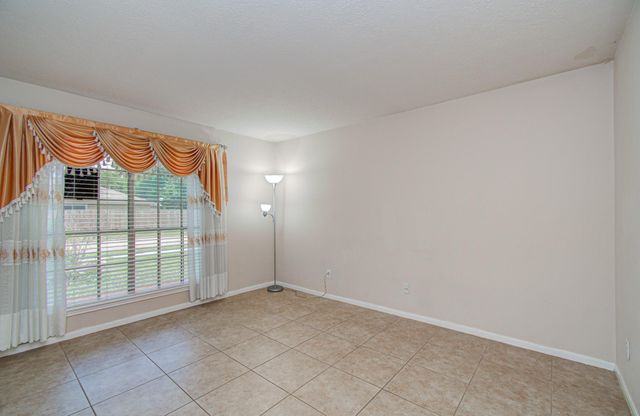 5415 Oak Falls Drive, Houston, TX 77066