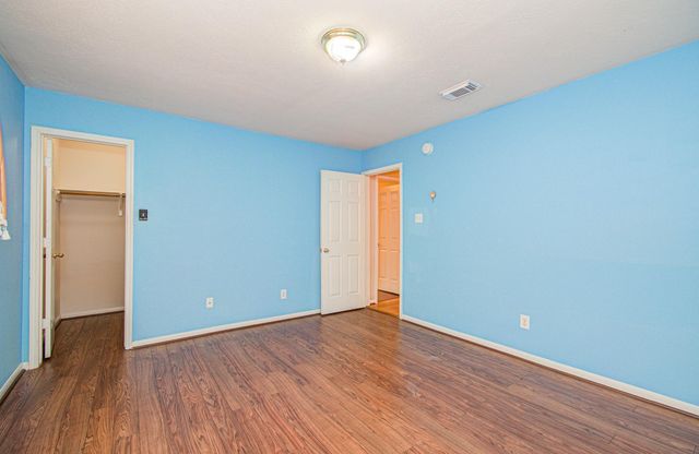 5415 Oak Falls Drive, Houston, TX 77066