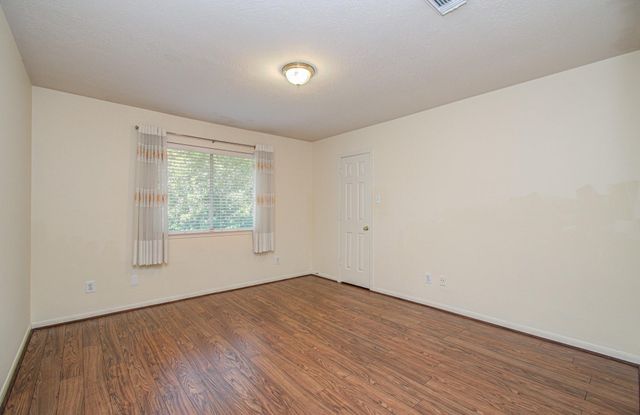 5415 Oak Falls Drive, Houston, TX 77066