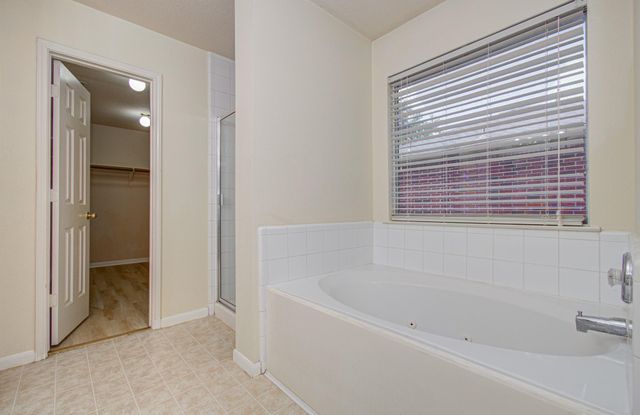 5415 Oak Falls Drive, Houston, TX 77066