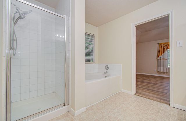 5415 Oak Falls Drive, Houston, TX 77066