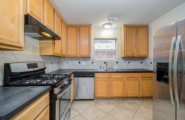 5415 Oak Falls Drive, Houston, TX 77066