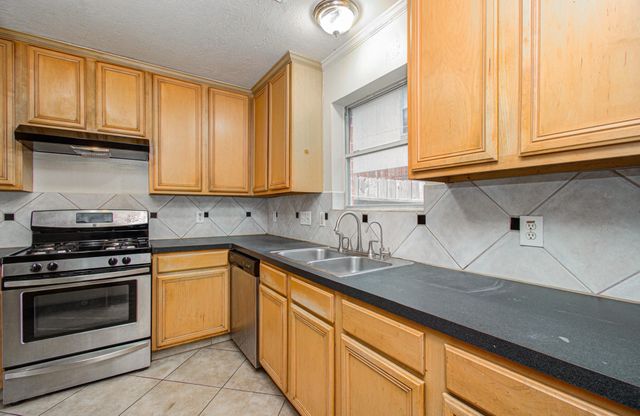 5415 Oak Falls Drive, Houston, TX 77066