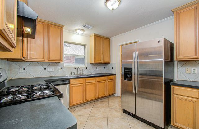 5415 Oak Falls Drive, Houston, TX 77066