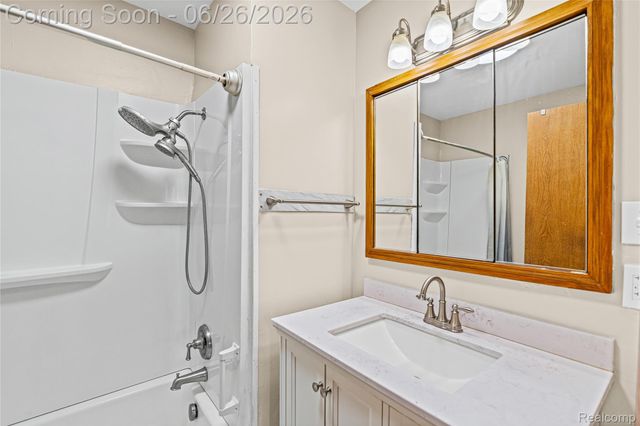5366 E Mount Morris Road, Genesee Charter Township, MI 48458