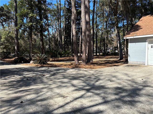140 Butler Lake Drive, St Simons Island, GA 31522