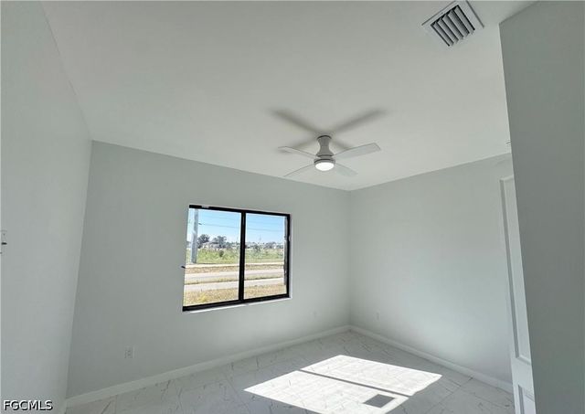 1027 Kismet PKWY W, Cape Coral, FL 33993