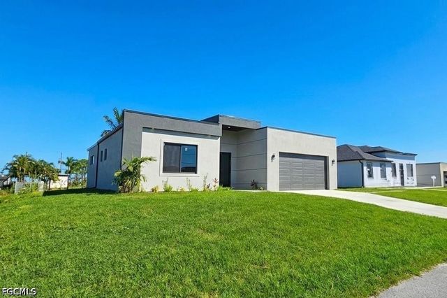 1027 Kismet PKWY W, Cape Coral, FL 33993