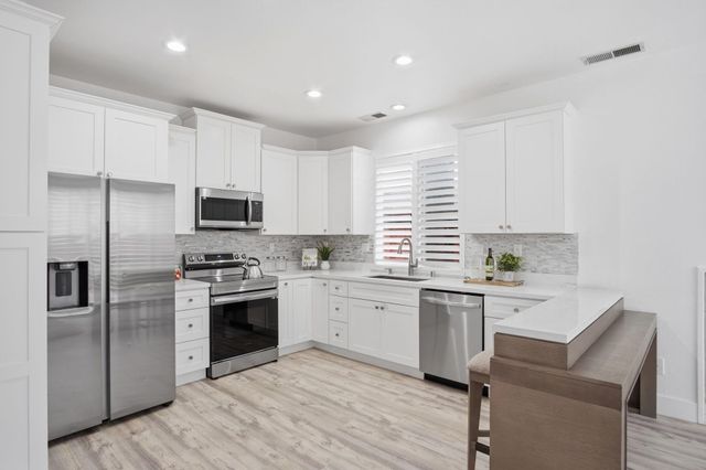 1294 Dover Ln, Tracy, CA 95377