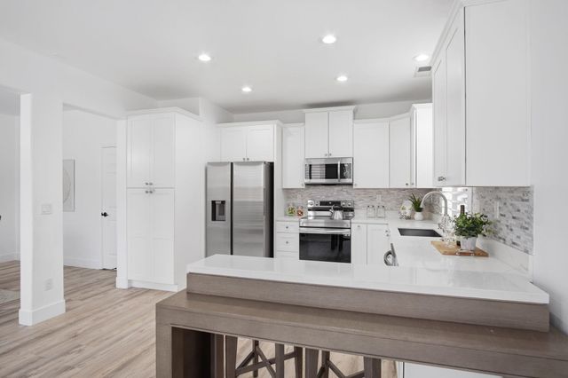 1294 Dover Ln, Tracy, CA 95377