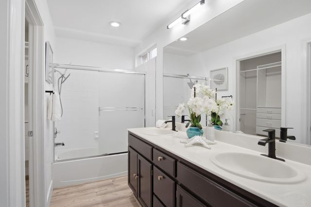 1294 Dover Ln, Tracy, CA 95377