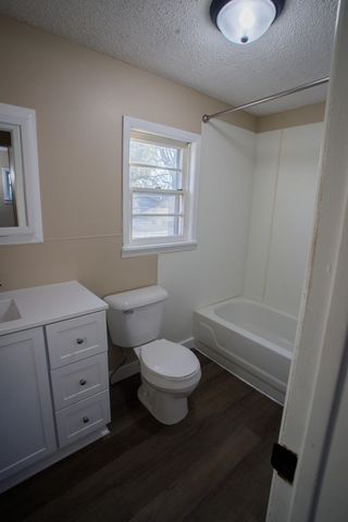 1308 Menor St, Winfield, KS 67156