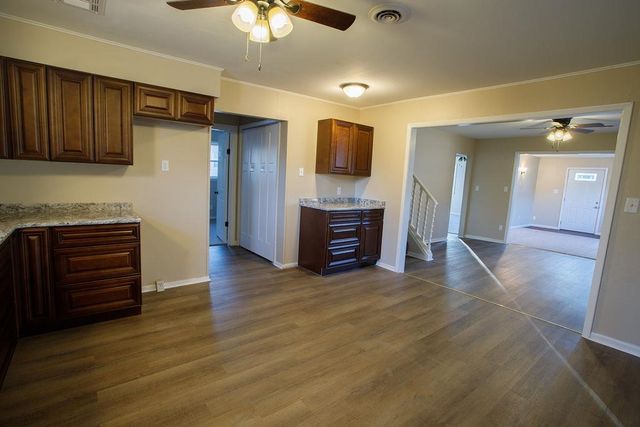 1308 Menor St, Winfield, KS 67156